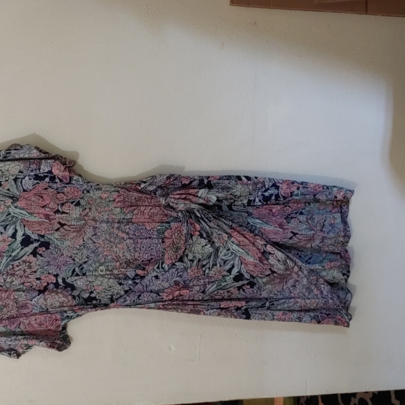 Perceptions Dress - Picture 2 of 9